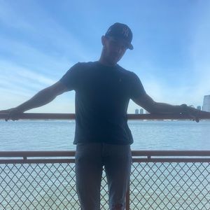 Meet your Posher, Luis